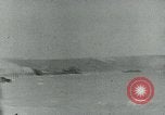 Image les troupes américaines faire assaut amphibie à Omaha Beach le Jour J Normandie France, 1944, de la seconde 58 séquences d'archives historiques vidéo 65675038892