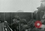 Standbild Operation Overlord D-Day Invasion durch die kanadischen Streitkräfte Normandie Frankreich, 1944, aus Sekunde 33 historischem Filmmaterial Videoclip 65675038894