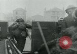 Standbild Operation Overlord D-Day Invasion durch die kanadischen Streitkräfte Normandie Frankreich, 1944, aus Sekunde 49 historischem Filmmaterial Videoclip 65675038894