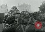 Standbild Operation Overlord D-Day Invasion durch die kanadischen Streitkräfte Normandie Frankreich, 1944, aus Sekunde 58 historischem Filmmaterial Videoclip 65675038894