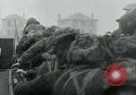 Standbild Operation Overlord D-Day Invasion durch die kanadischen Streitkräfte Normandie Frankreich, 1944, aus Sekunde 59 historischem Filmmaterial Videoclip 65675038894