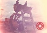 Standbild F-4 von Deckwerken Ubon Ratchathani Thailand, 1968, aus Sekunde 5 historischem Filmmaterial Videoclip 65675038899