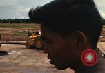 Immagine di F-4 revetments Ubon Ratchathani Thailandia, 1968, secondo 42 filmato di repertorio 65675038900