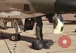 Image USAF RF-4C un aéronef atterrit après la mission Ubon Ratchathani Thaïlande, 1967, de la seconde 25 séquences d'archives historiques vidéo 65675038912