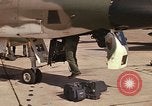 Image USAF RF-4C un aéronef atterrit après la mission Ubon Ratchathani Thaïlande, 1967, de la seconde 26 séquences d'archives historiques vidéo 65675038912