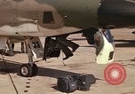 Image USAF RF-4C un aéronef atterrit après la mission Ubon Ratchathani Thaïlande, 1967, de la seconde 28 séquences d'archives historiques vidéo 65675038912