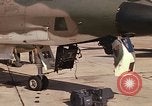 Image USAF RF-4C un aéronef atterrit après la mission Ubon Ratchathani Thaïlande, 1967, de la seconde 32 séquences d'archives historiques vidéo 65675038912