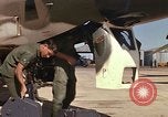 Image USAF RF-4C un aéronef atterrit après la mission Ubon Ratchathani Thaïlande, 1967, de la seconde 36 séquences d'archives historiques vidéo 65675038912