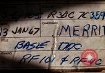 Standbild Kameras entladen von RF-101C der Rückkehr von Mission Ubon Ratchathani Thailand, 1967, aus Sekunde 5 historischem Filmmaterial Videoclip 65675038913