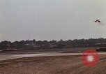 Standbild Kameras entladen von RF-101C der Rückkehr von Mission Ubon Ratchathani Thailand, 1967, aus Sekunde 21 historischem Filmmaterial Videoclip 65675038913
