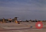 Standbild Kameras entladen von RF-101C der Rückkehr von Mission Ubon Ratchathani Thailand, 1967, aus Sekunde 38 historischem Filmmaterial Videoclip 65675038913