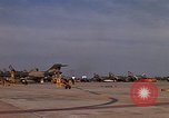 Standbild Kameras entladen von RF-101C der Rückkehr von Mission Ubon Ratchathani Thailand, 1967, aus Sekunde 40 historischem Filmmaterial Videoclip 65675038913