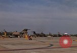 Standbild Kameras entladen von RF-101C der Rückkehr von Mission Ubon Ratchathani Thailand, 1967, aus Sekunde 49 historischem Filmmaterial Videoclip 65675038913