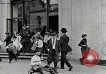 Standbild Anfang Zeitung Drucken Presse- und Druckvorgang Detroit Michigan USA, 1919, aus Sekunde 9 historischem Filmmaterial Videoclip 65675038923
