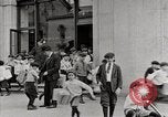 Standbild Anfang Zeitung Drucken Presse- und Druckvorgang Detroit Michigan USA, 1919, aus Sekunde 10 historischem Filmmaterial Videoclip 65675038923