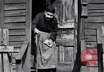 Immagine di Old Lady Detroit Michigan USA, 1934, secondo 23 filmato di repertorio 65675038929