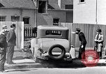 Image la voiture s'est écrasé par clôture Detroit Michigan USA, 1934, de la seconde 31 séquences d'archives historiques vidéo 65675038936