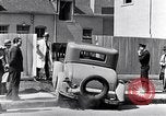Image la voiture s'est écrasé par clôture Detroit Michigan USA, 1934, de la seconde 37 séquences d'archives historiques vidéo 65675038936