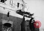 Immagine di Gli uomini con le braccia Israele, 1948, secondo 40 filmato di repertorio 65675038960