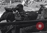 Standbild United States Army Soldaten Perriers-en-Beauficel Frankreich, 1944, aus Sekunde 21 historischem Filmmaterial Videoclip 65675039021