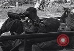Standbild United States Army Soldaten Perriers-en-Beauficel Frankreich, 1944, aus Sekunde 23 historischem Filmmaterial Videoclip 65675039021