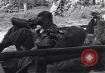 Standbild United States Army Soldaten Perriers-en-Beauficel Frankreich, 1944, aus Sekunde 25 historischem Filmmaterial Videoclip 65675039021