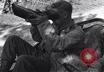 Standbild United States Army Soldaten Perriers-en-Beauficel Frankreich, 1944, aus Sekunde 28 historischem Filmmaterial Videoclip 65675039021