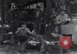 Standbild United States Army Soldaten Saint-Michel-de-Montaigne Frankreich, 1944, aus Sekunde 27 historischem Filmmaterial Videoclip 65675039022