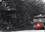 Standbild United States Army Soldaten Saint-Michel-de-Montaigne Frankreich, 1944, aus Sekunde 33 historischem Filmmaterial Videoclip 65675039022