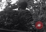 Standbild United States Army Soldaten Saint-Michel-de-Montaigne Frankreich, 1944, aus Sekunde 56 historischem Filmmaterial Videoclip 65675039022