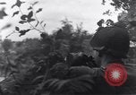 Standbild United States Army Soldaten Saint-Michel-de-Montaigne Frankreich, 1944, aus Sekunde 59 historischem Filmmaterial Videoclip 65675039022
