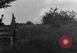 Standbild United States Army 119th Infantry Soldaten Mortain Frankreich, 1944, aus Sekunde 23 historischem Filmmaterial Videoclip 65675039023