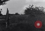 Standbild United States Army 119th Infantry Soldaten Mortain Frankreich, 1944, aus Sekunde 24 historischem Filmmaterial Videoclip 65675039023