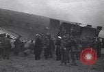 Standbild General Dwight Eisenhower mit Alliierten Generäle in der Normandie Frankreich, 1944, aus Sekunde 3 historischem Filmmaterial Videoclip 65675039026