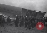 Standbild General Dwight Eisenhower mit Alliierten Generäle in der Normandie Frankreich, 1944, aus Sekunde 4 historischem Filmmaterial Videoclip 65675039026