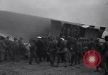 Standbild General Dwight Eisenhower mit Alliierten Generäle in der Normandie Frankreich, 1944, aus Sekunde 12 historischem Filmmaterial Videoclip 65675039026