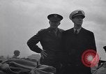 Standbild General Dwight Eisenhower mit Alliierten Generäle in der Normandie Frankreich, 1944, aus Sekunde 28 historischem Filmmaterial Videoclip 65675039026