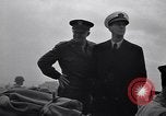 Standbild General Dwight Eisenhower mit Alliierten Generäle in der Normandie Frankreich, 1944, aus Sekunde 29 historischem Filmmaterial Videoclip 65675039026