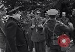 Standbild Winston Churchill bald nach der Invasion der Normandie Frankreich, 1944, aus Sekunde 41 historischem Filmmaterial Videoclip 65675039029