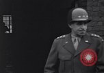 Standbild General Eisenhower Bastogne Belgien, 1945, aus Sekunde 9 historischem Filmmaterial Videoclip 65675039030