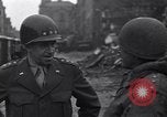 Standbild General Eisenhower Bastogne Belgien, 1945, aus Sekunde 26 historischem Filmmaterial Videoclip 65675039030