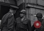 Standbild General Eisenhower Bastogne Belgien, 1945, aus Sekunde 41 historischem Filmmaterial Videoclip 65675039030