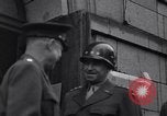 Standbild General Eisenhower Bastogne Belgien, 1945, aus Sekunde 48 historischem Filmmaterial Videoclip 65675039030