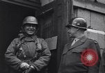 Standbild General Eisenhower Bastogne Belgien, 1945, aus Sekunde 57 historischem Filmmaterial Videoclip 65675039030