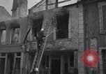 Standbild Französische Feuerwehrleute Zweiten Weltkrieg Carentan Normandie Frankreich, 1944, aus Sekunde 48 historischem Filmmaterial Videoclip 65675039037