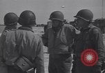 Immagine di Il generale Joseph Lawton Collins Normandia Francia, 1944, secondo 9 filmato di repertorio 65675039038
