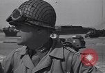 Immagine di Il generale Joseph Lawton Collins Normandia Francia, 1944, secondo 25 filmato di repertorio 65675039038