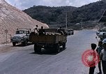 Standbild Transportng Bomben in einer offenen Beteiligung Lkw U-Tapao Royal Thai Air Force Base Thailand, 1969, aus Sekunde 10 historischem Filmmaterial Videoclip 65675039066