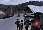 Standbild Transportng Bomben in einer offenen Beteiligung Lkw U-Tapao Royal Thai Air Force Base Thailand, 1969, aus Sekunde 19 historischem Filmmaterial Videoclip 65675039066