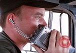 Standbild Transportng Bomben in einer offenen Beteiligung Lkw U-Tapao Royal Thai Air Force Base Thailand, 1969, aus Sekunde 40 historischem Filmmaterial Videoclip 65675039066